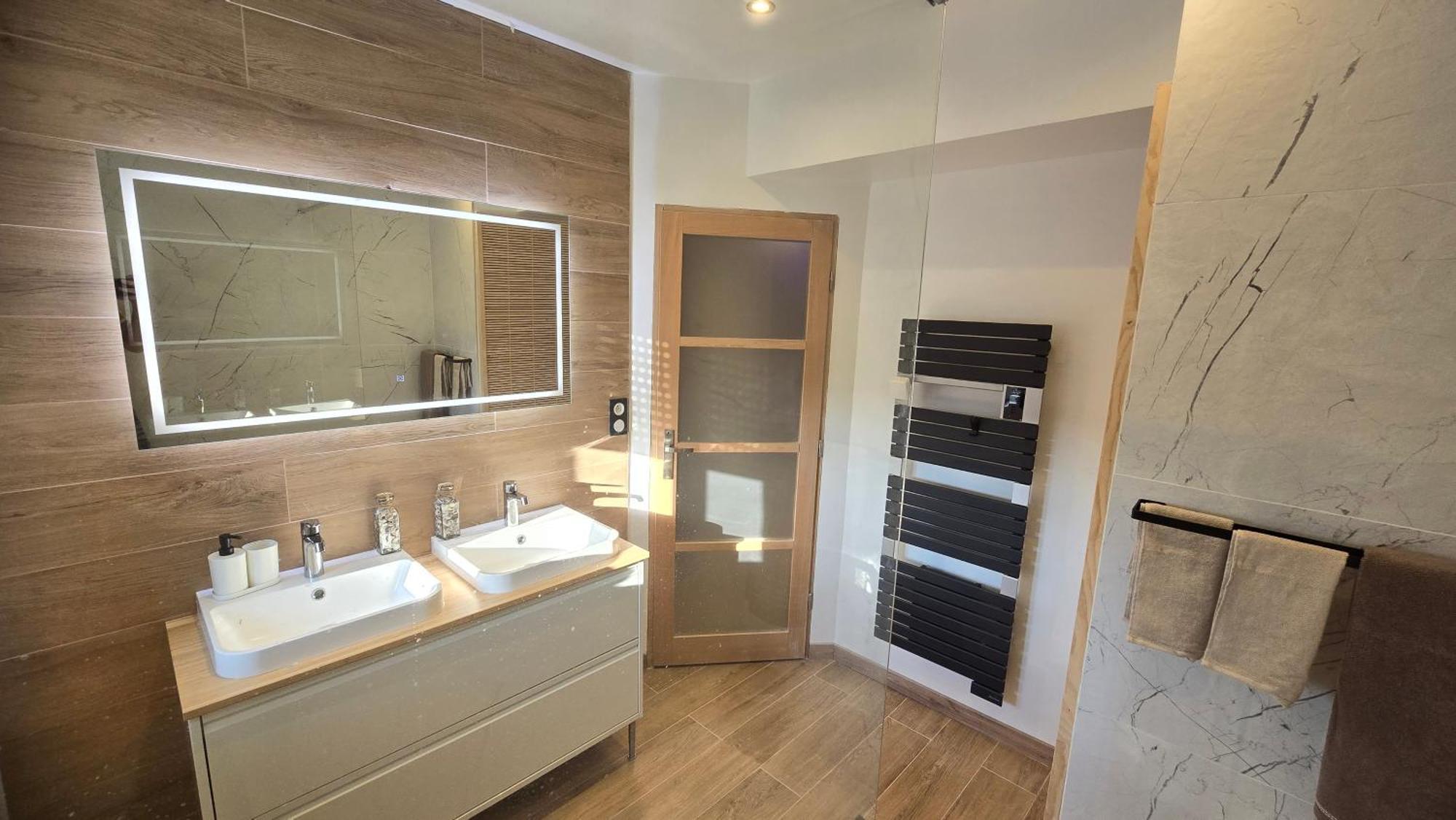 Arkana, Appartement Avec 2 Places De Parking Dole Esterno foto